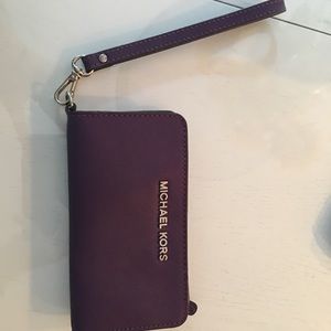 michael kors wristlet
